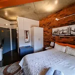 Kaleaba House In Vibey Maboneng Precint