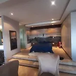 Exquisite Apartment With Jaccuzzi Pool Table And Cinema