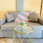 Affordable Guest Room @260Main