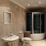 At Blessed Bnb - Private En-Suite Room In Home With Jacuzzi
