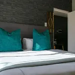 Zwelakho Furnished Apartments The Cube