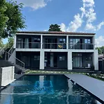Serenity Hideaway
