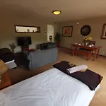Paulshof Sandton Apartments - Hluhluwe Road Complex