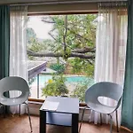 Villa Ray Back-Up Power 2-Bed Luxury Unit Close Sandton City