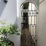 Charming Executive Studio, Solar Power, Wifi