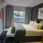 Sandton City Luxury Apartment