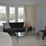 1 Woodmead Suites