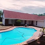 Beverly Gardens Tranquil Oasis