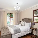 Charming Country Villa Sandton With Back Up Power & Water