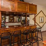 J\'S Guesthouse
