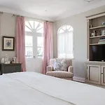 Treetops Retreat Hyde Park