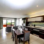 The Nicol Hotel And Apartments
