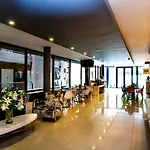 The Nicol Hotel And Apartments