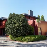 Ten Bompas Hotel