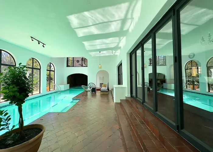 Riverside House With Indoor Pool