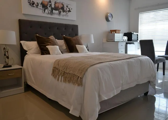 4 Woodmead Suites