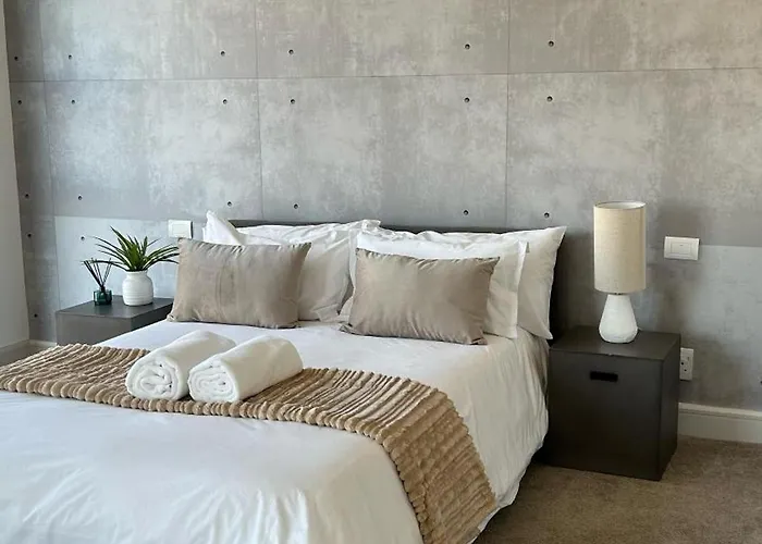 The Houghton\'S Hotel - Modern Day Home Two-Bedroom Apartment