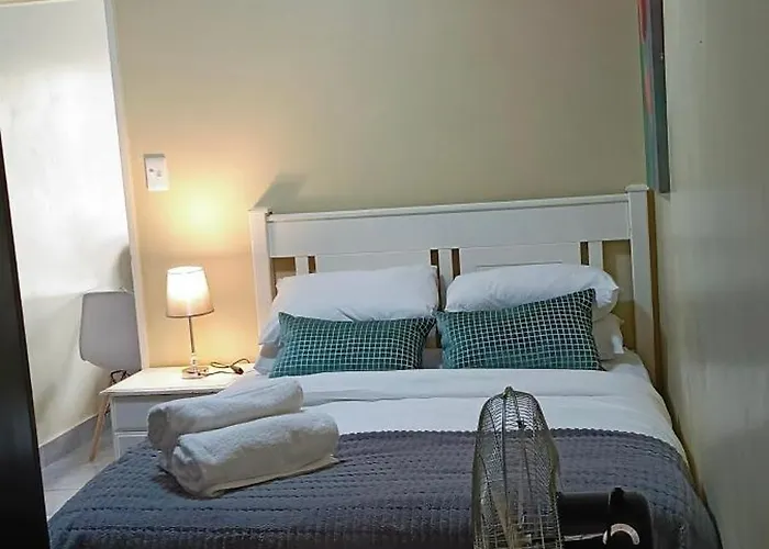 Veelux Self Catering Apartment-Wifi-Netflix