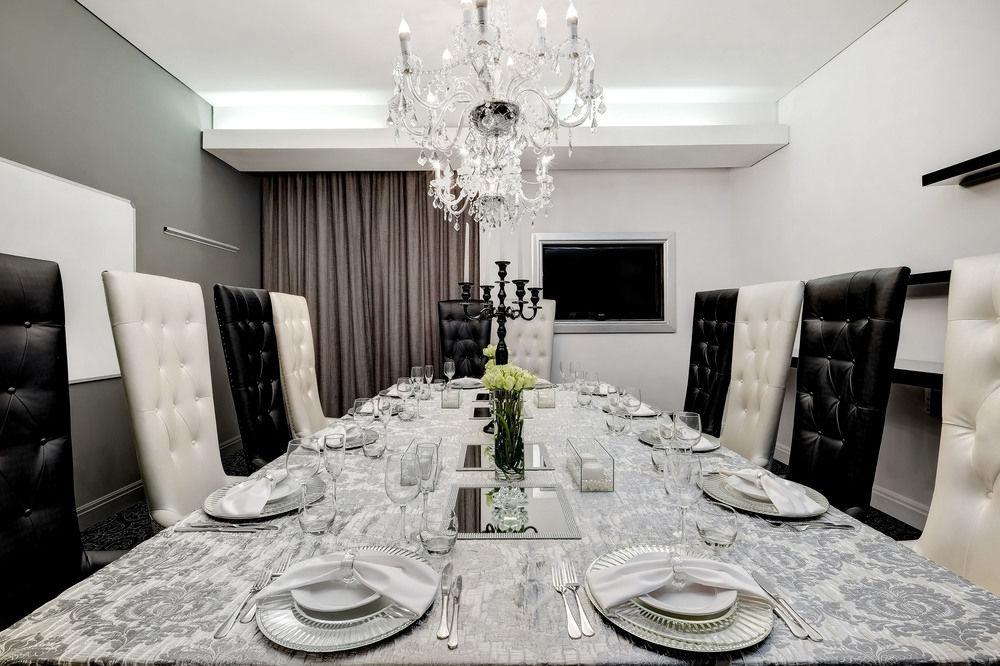 Protea Fire & Ice! By Marriott Melrose Arch 4*