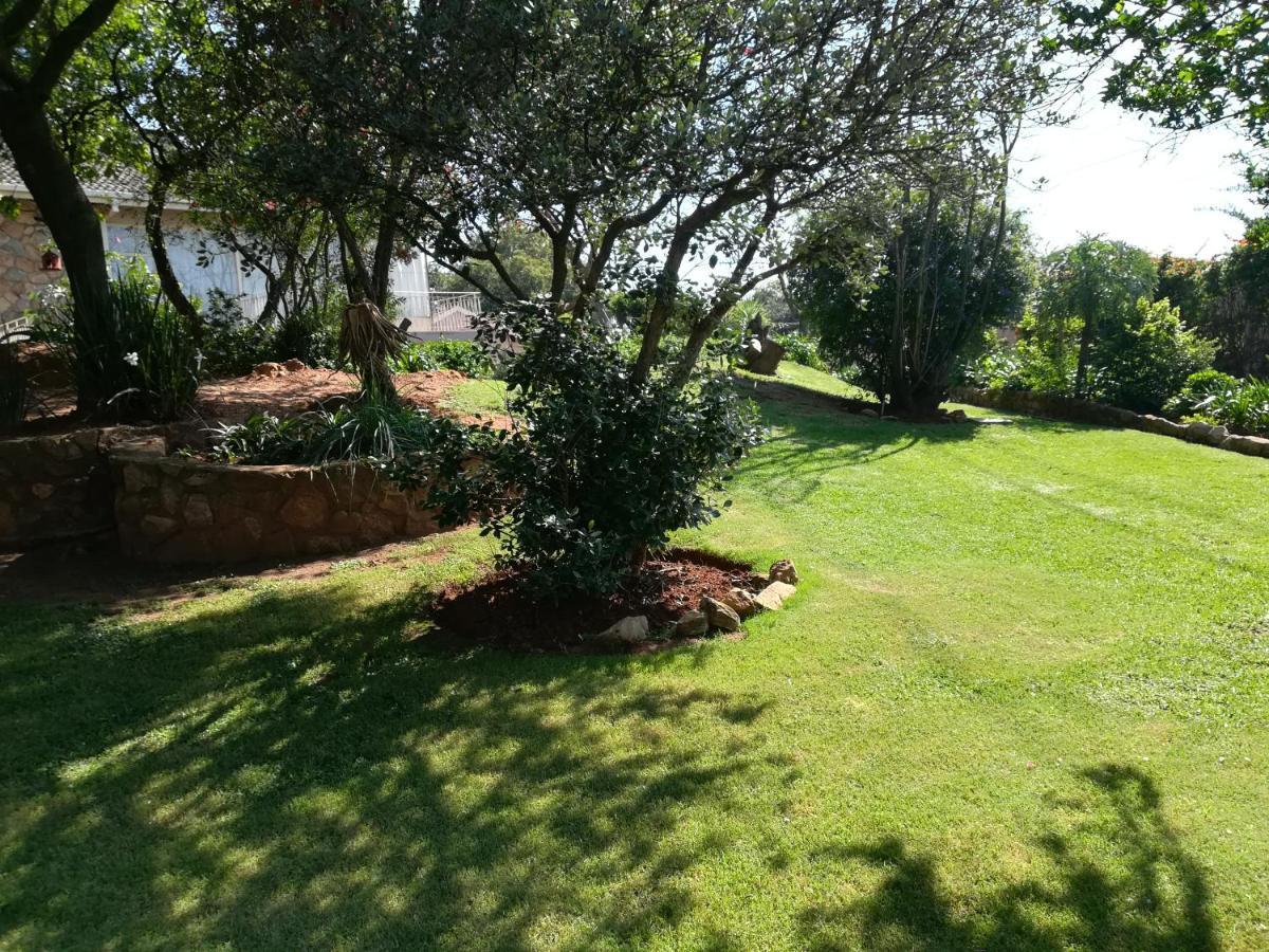 Kaleaba House In A Tranquil Surburb - Linmeyer Johannesburg