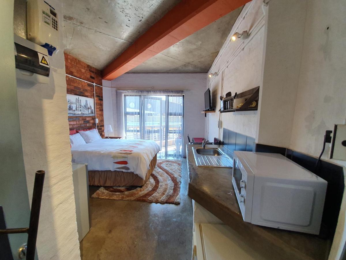 Kaleaba House In Vibey Maboneng Precint * Johannesburg