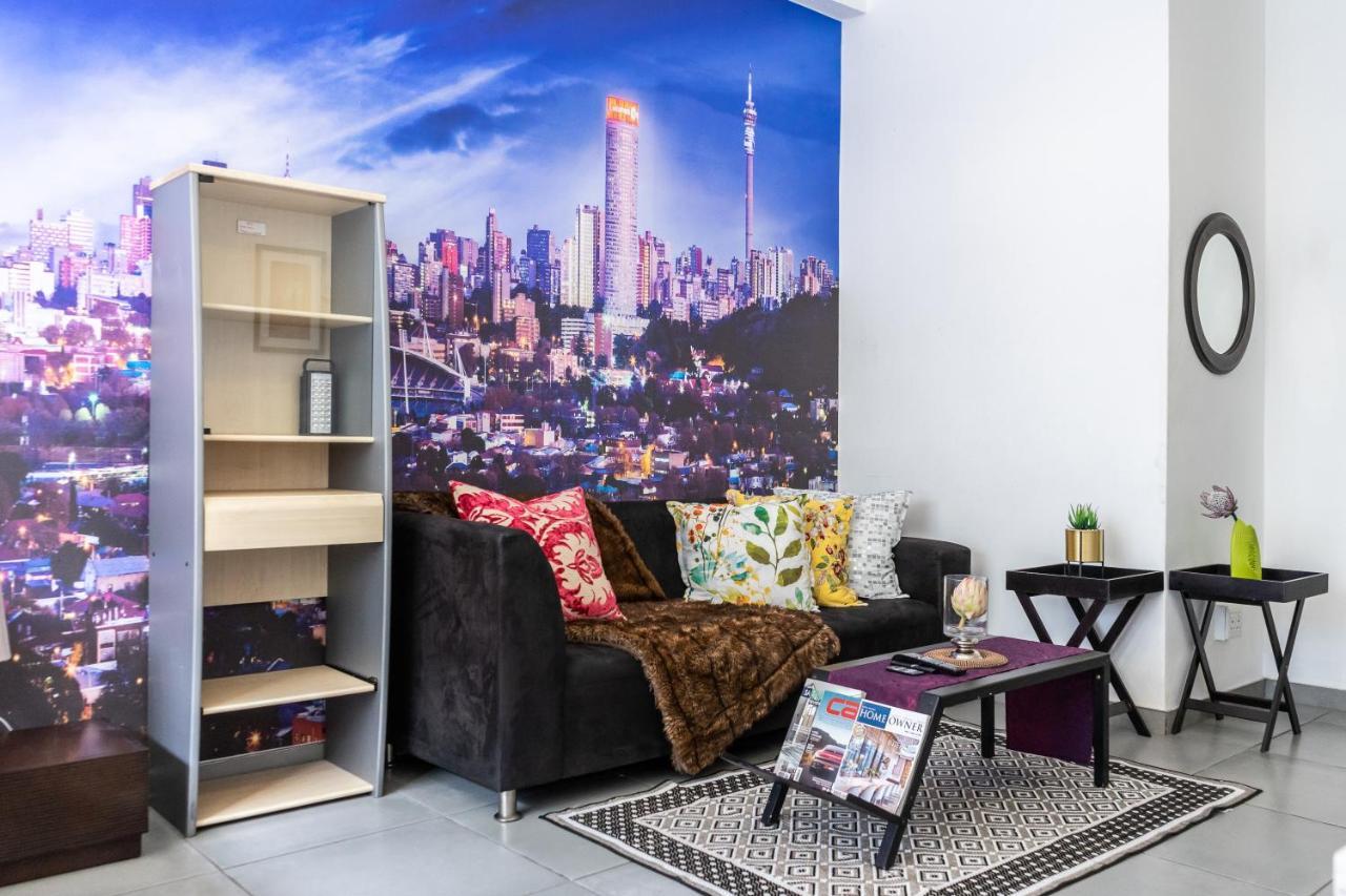 Stunning Maboneng Precinct At 12 Decades Building Apartment