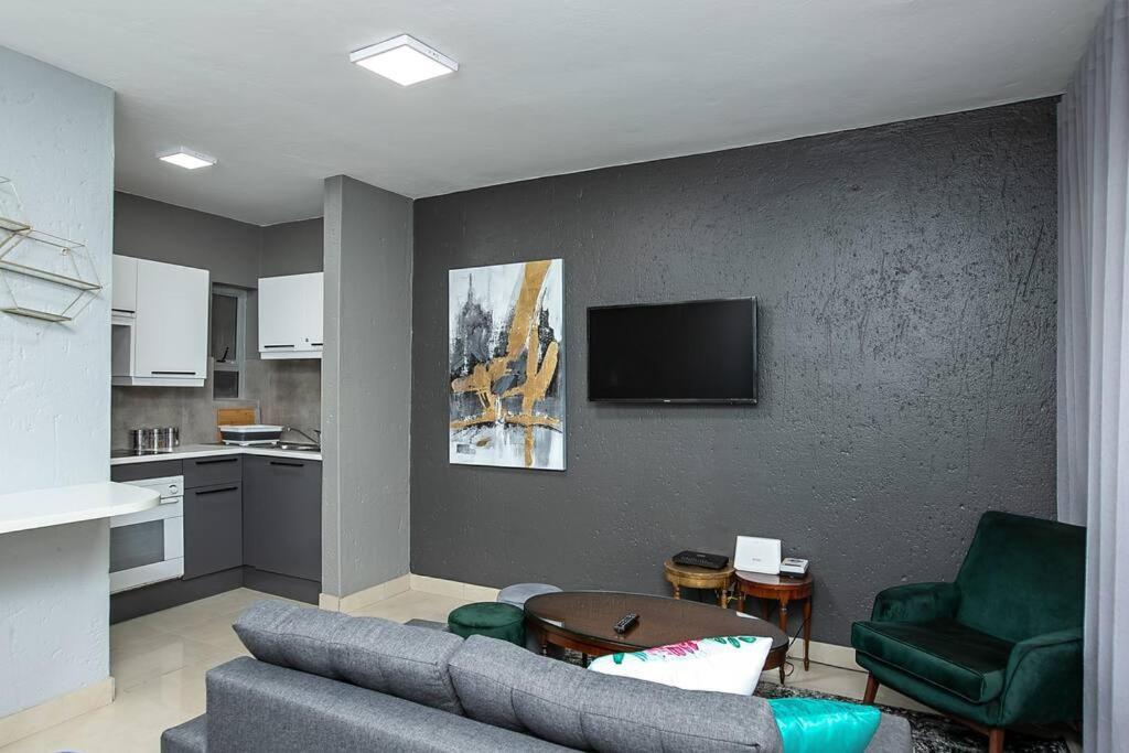 St Tropez 1 Bedroom Sandton Apartment