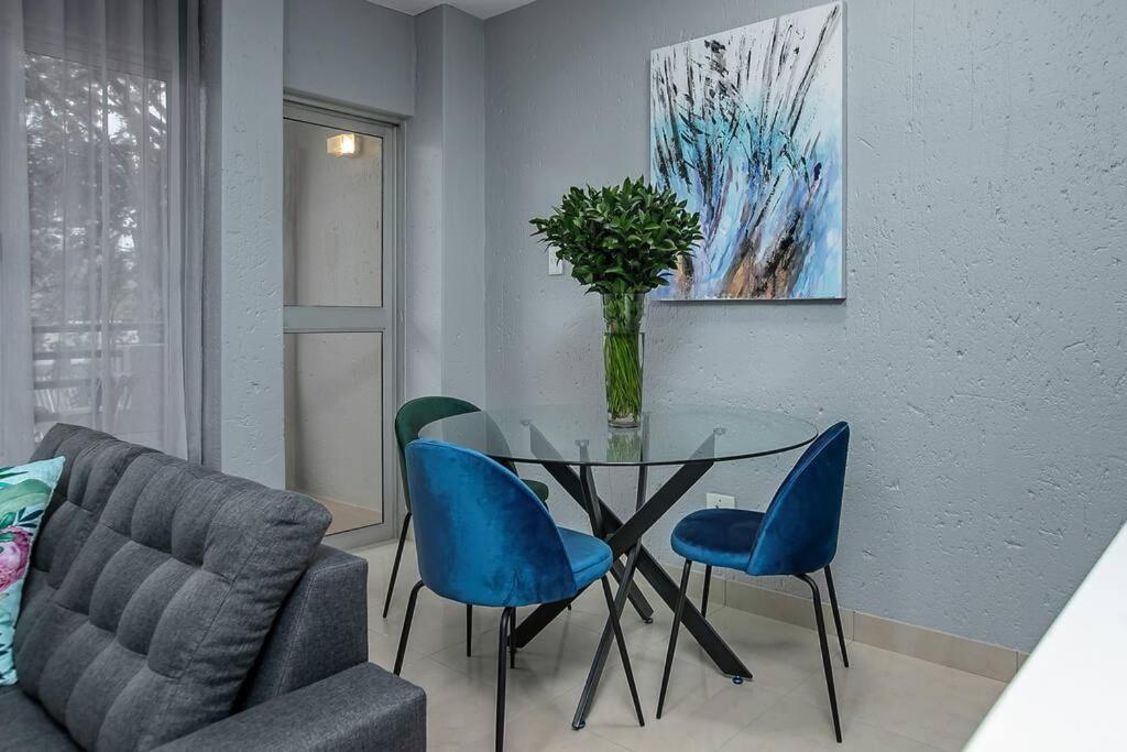 Apartment St Tropez 1 Bedroom Sandton