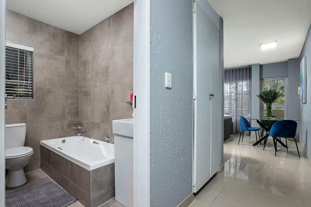 Apartment St Tropez 1 Bedroom Sandton *