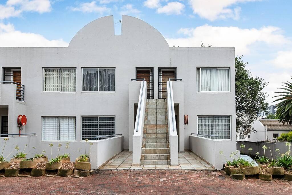 Apartment St Tropez 1 Bedroom Sandton Johannesburg