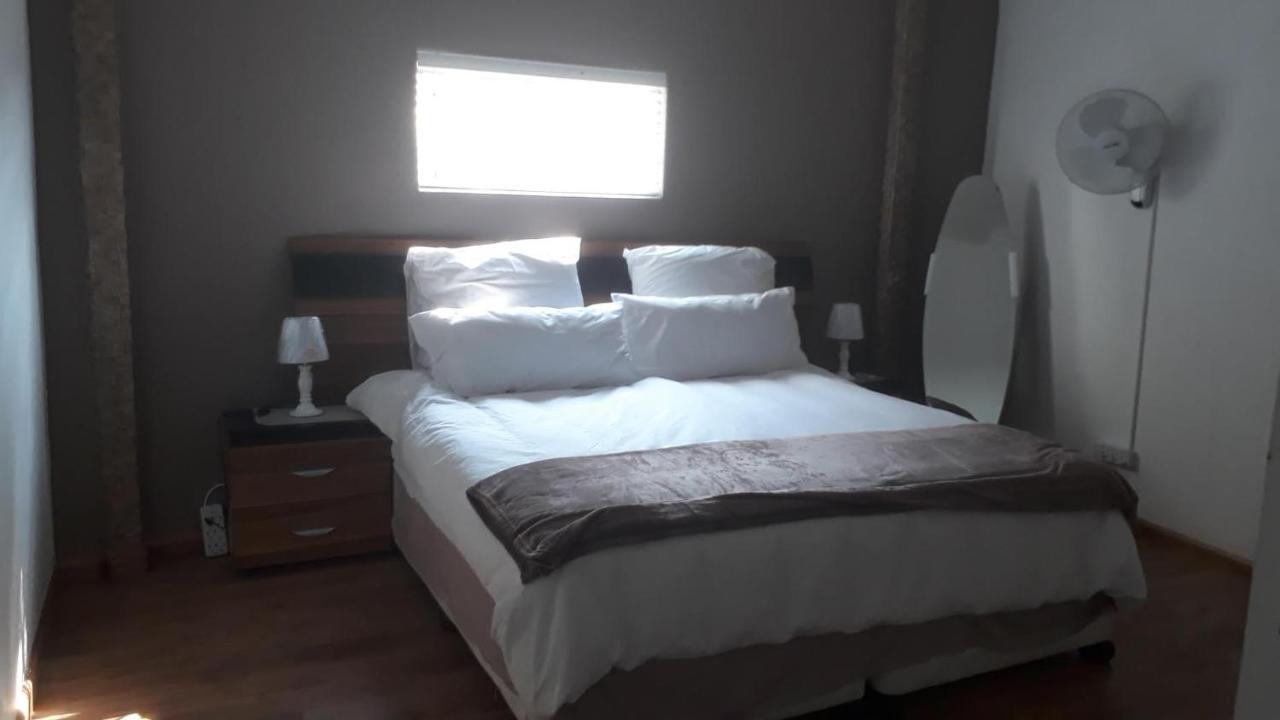 Robertsham Holiday home