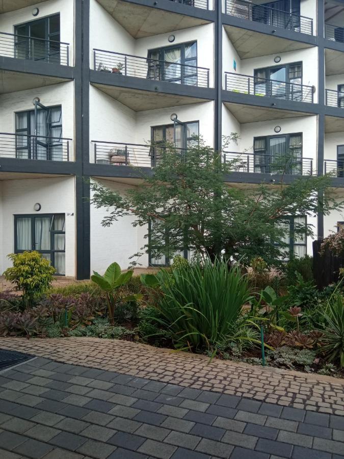Royal Stina Hotel-style With Swimming Pool Bed & Breakfast Johannesburg