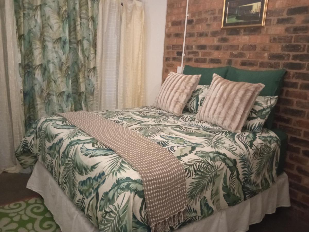 Royal Stina Hotel-style With Swimming Pool 2*