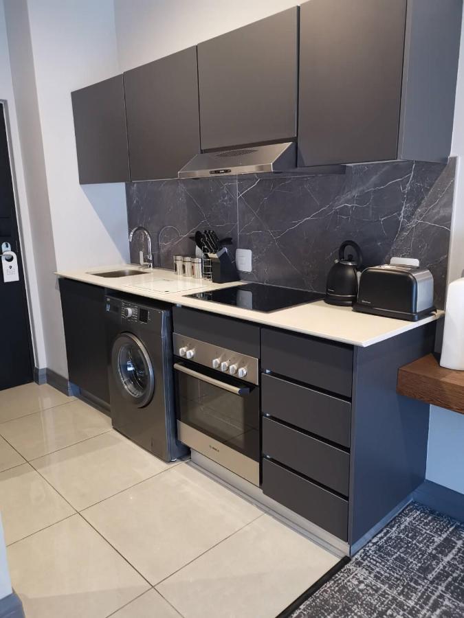 Khách sạn The Capital Melrose 3*