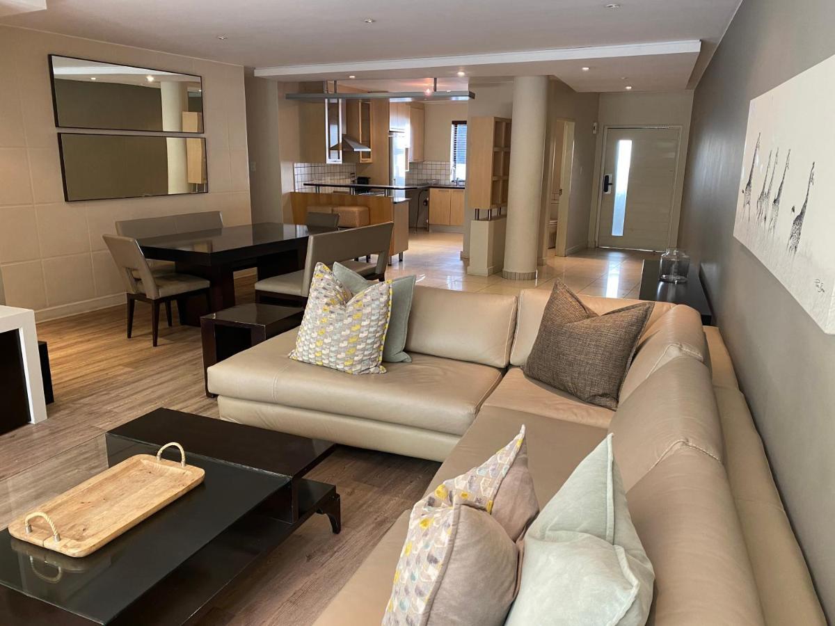 Apartment Zuri Residences At Degrees *