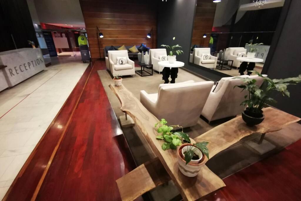 1507-amazing Views & Unique Joburg Cbd Luxury * Johannesburg