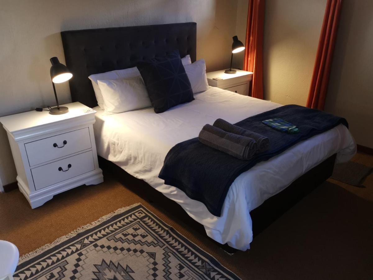 Homestay Paulshof Sandton - Hluhluwe Road Complex *