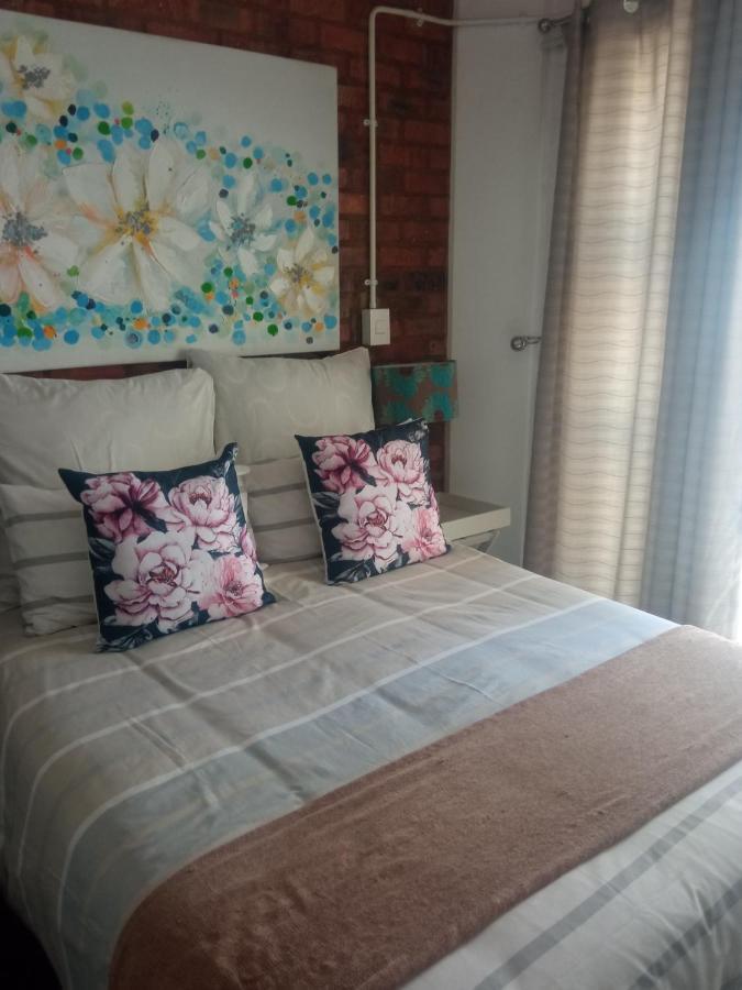 Bed & Breakfast Royal Stina Hotel-style With Swimming Pool