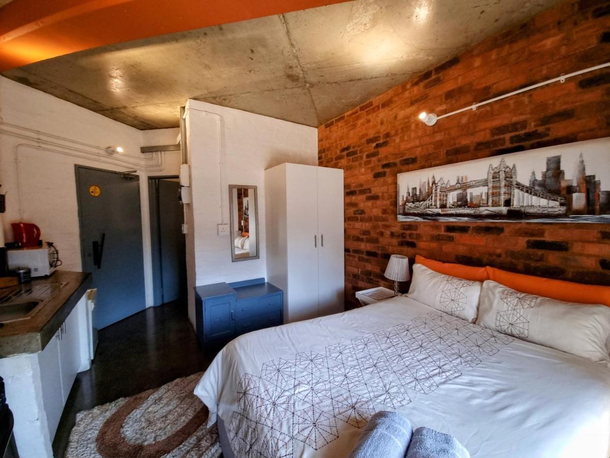 Apartment Kaleaba House In Vibey Maboneng Precint Johannesburg