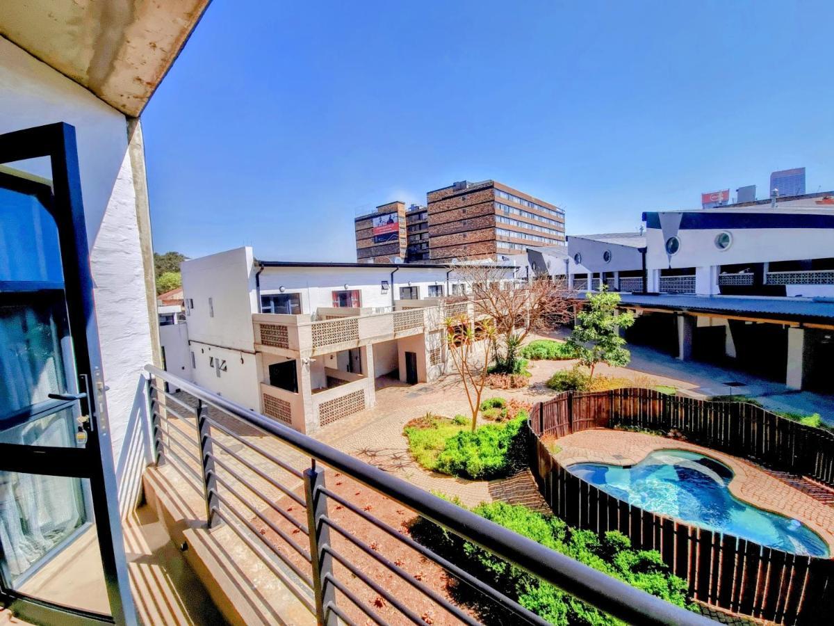 Apartment Kaleaba House In Vibey Maboneng Precint Johannesburg
