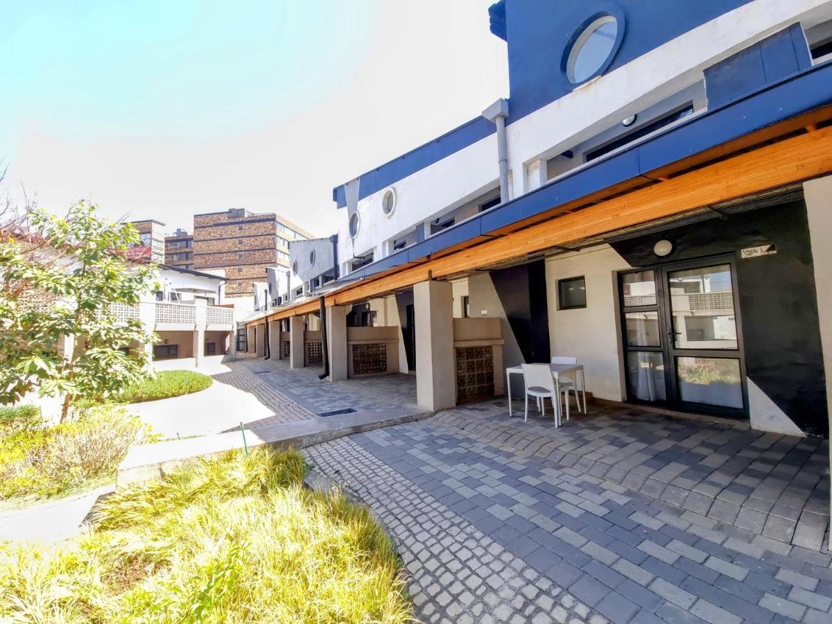 Kaleaba House In Vibey Maboneng Precint