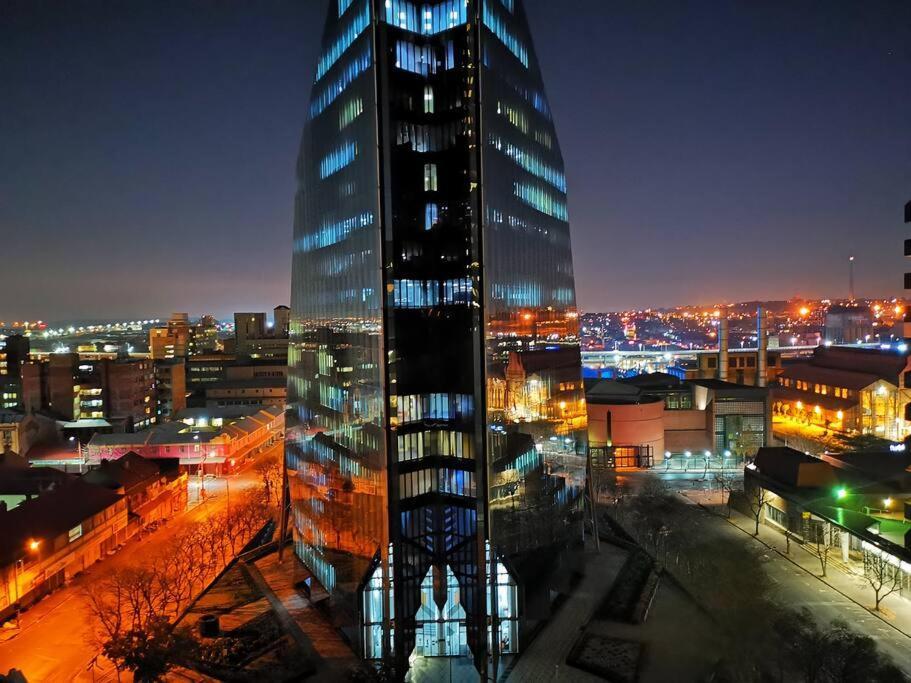 1007-stunning With Incredible Joburg Views Johannesburg