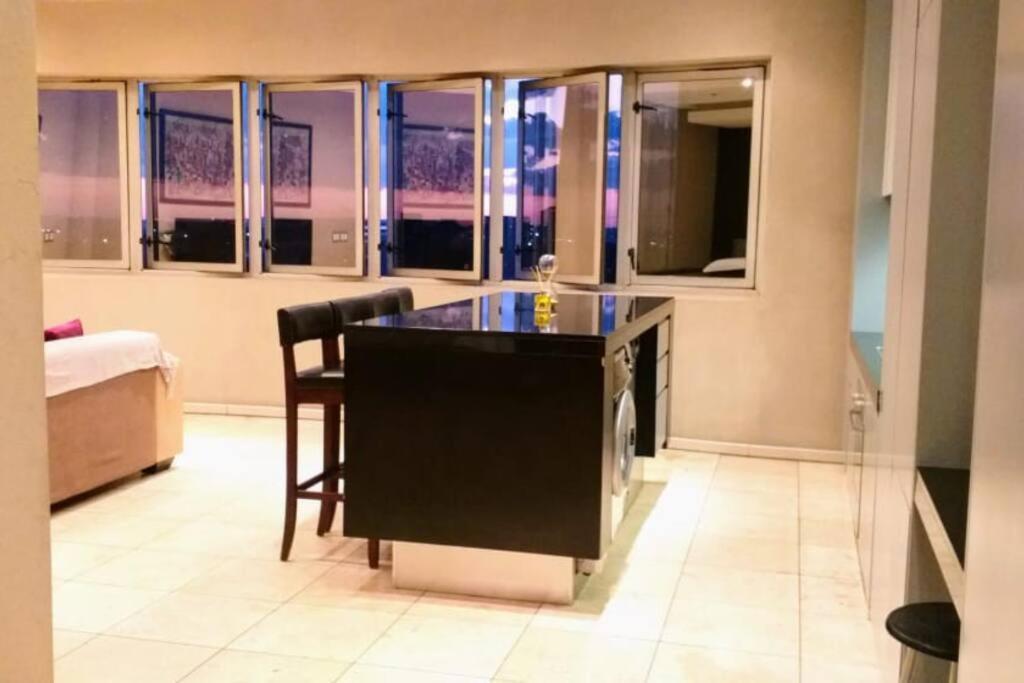 1007-stunning With Incredible Joburg Views * Johannesburg