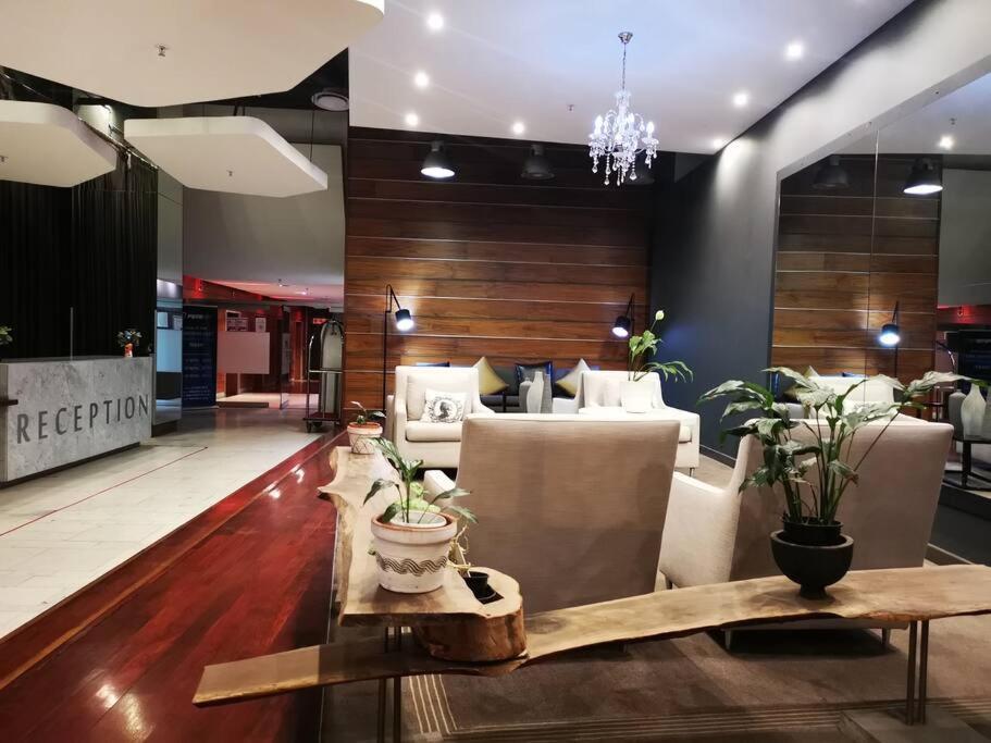1007-stunning With Incredible Joburg Views * Johannesburg
