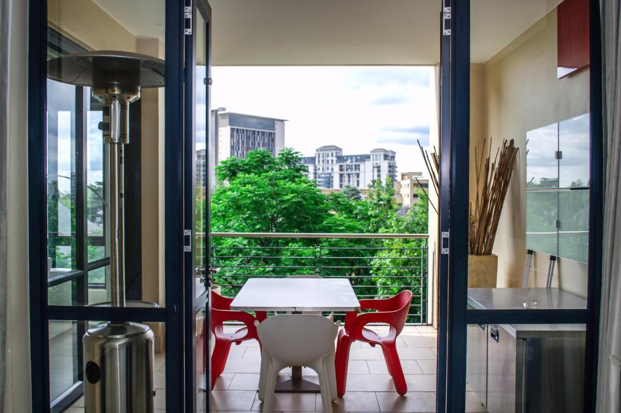 Apartment Stunning 2 Bedroom *