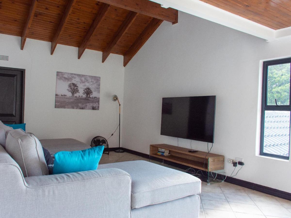 Apartment Zwelakho Furnished The Cube *