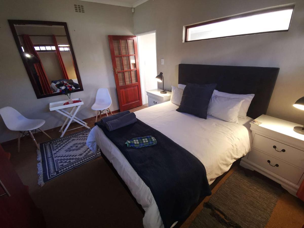 Paulshof Sandton - Hluhluwe Road Complex Homestay Johannesburg