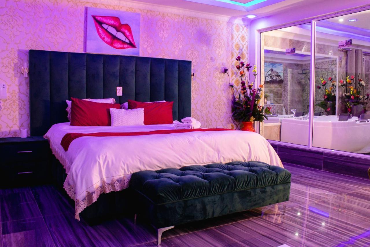 Hotel Gold Crown International 3*