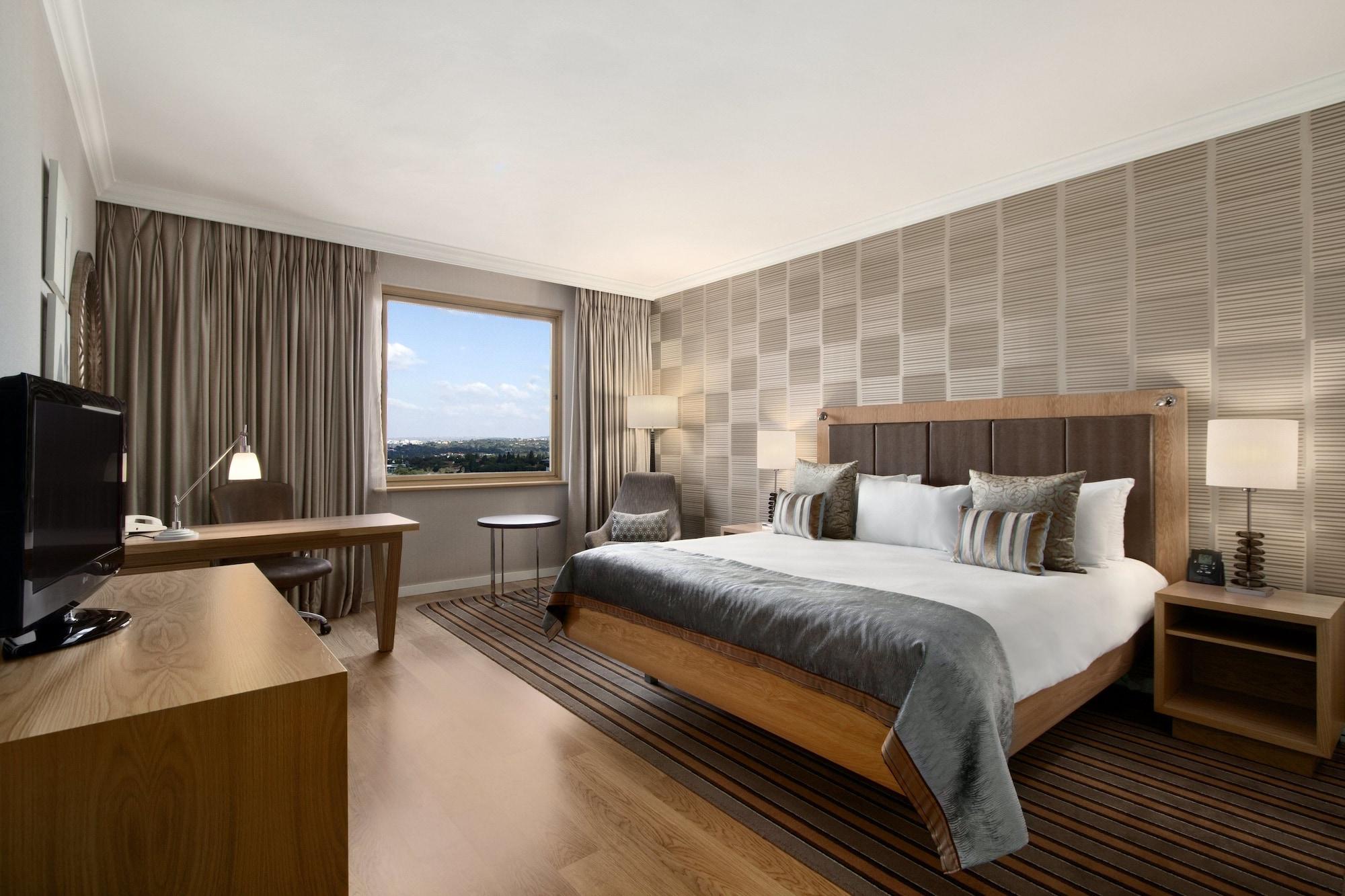 Nh Sandton Hotel 5*