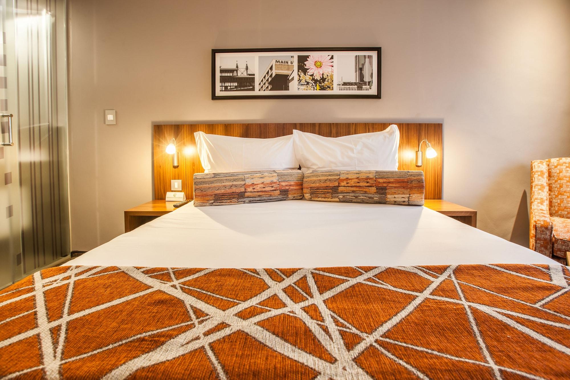 Newtown, Hotel
